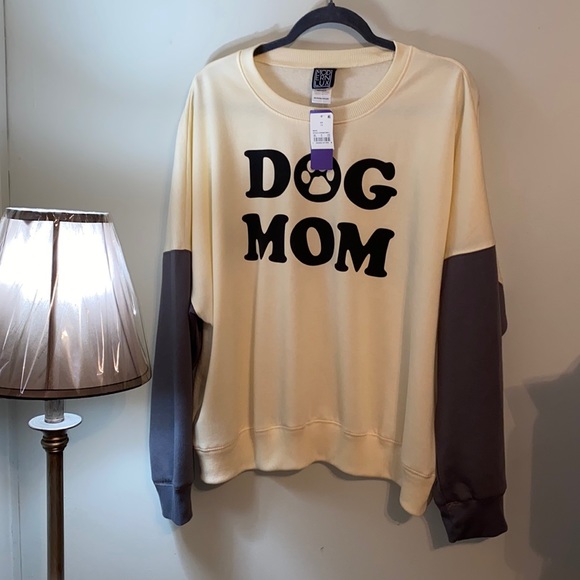 Women’s Modern Lux DOG MOM sweatshirt Cream and Dark Gray 1X - Picture 3 of 10